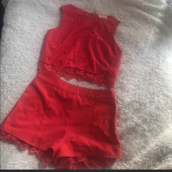 LuLus Coral Set - Picture 2 of 3